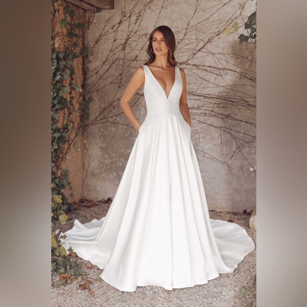 Justin Alexander 88146 April Bridal Gown Wedding Dress A-Line Retail: $1,650